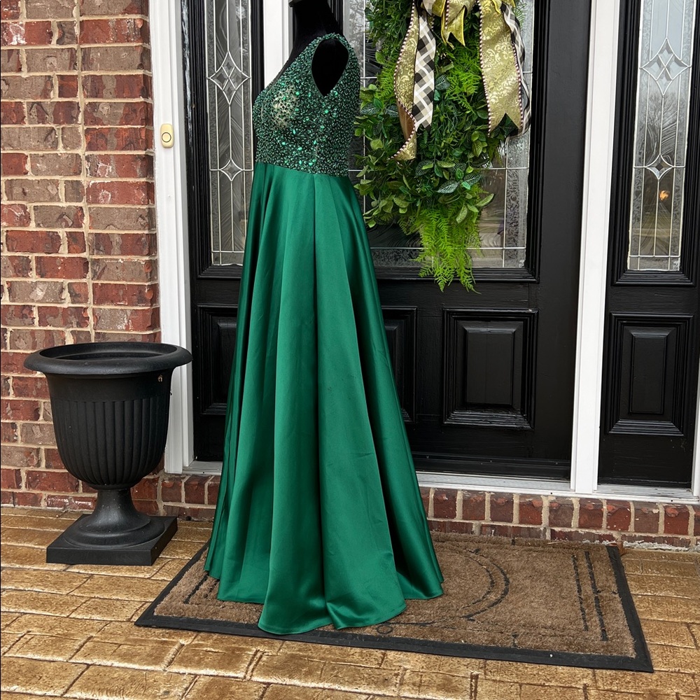 💚JJ House Formal💚 - Picture 4 of 11